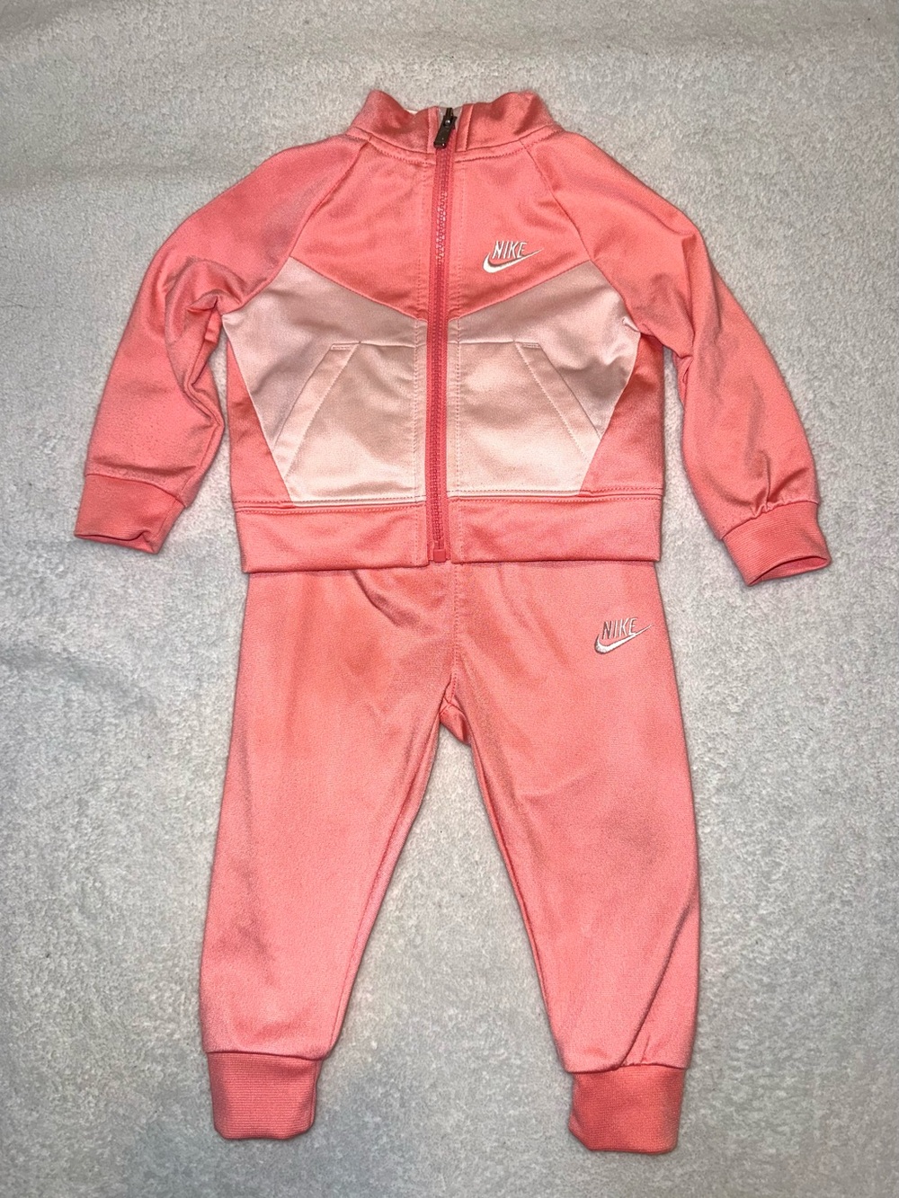 Nike Girls' Futura Tricot Tracksuit 2-Piece Set, size 12 mos